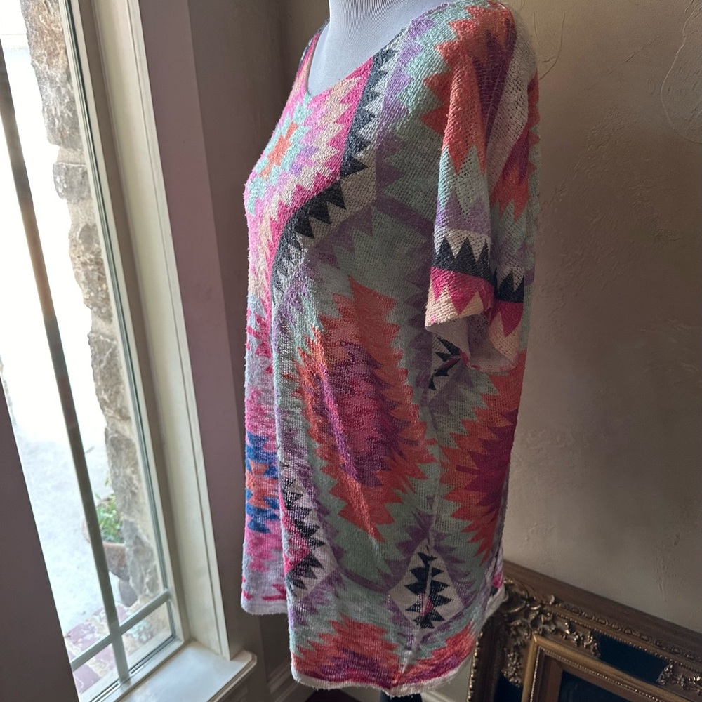 Luna Chic Lightweight Top - Picture 4 of 10
